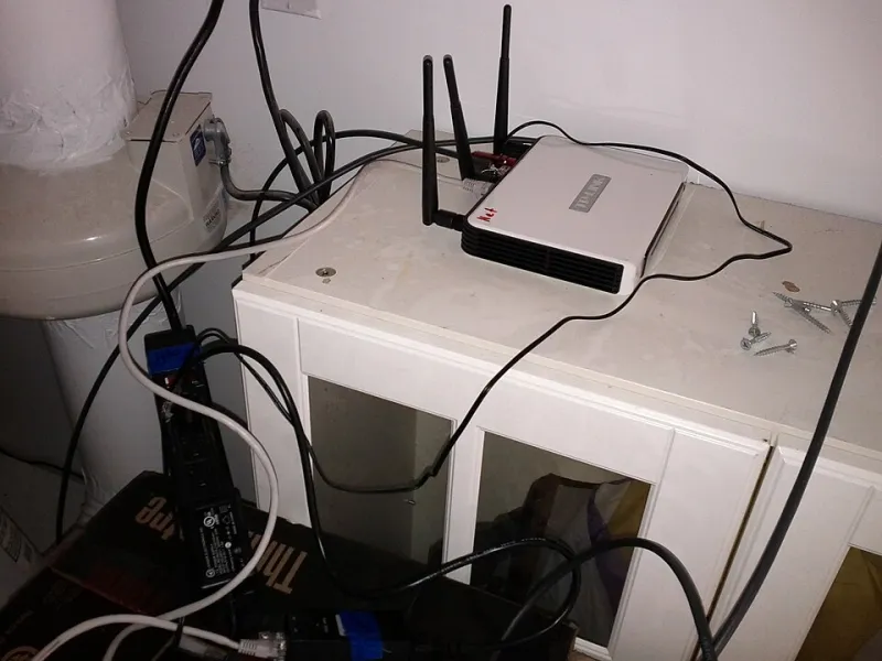 Getting Paid to Share Your WiFi: The Real Economics Behind Mesh Networking Tokens